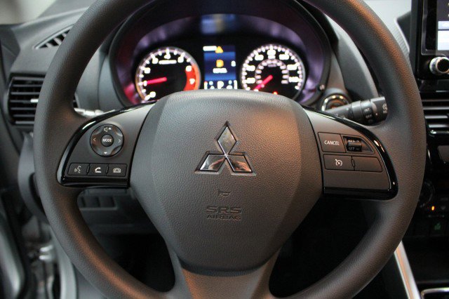 New 2026 Mitsubishi Eclipse Cross LE AWD/4WD image 8