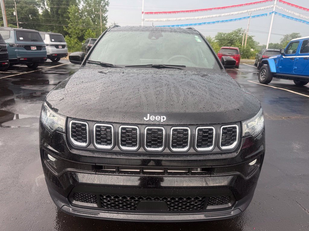 Certified 2024 Jeep Compass Latitude AWD/4WD image 10