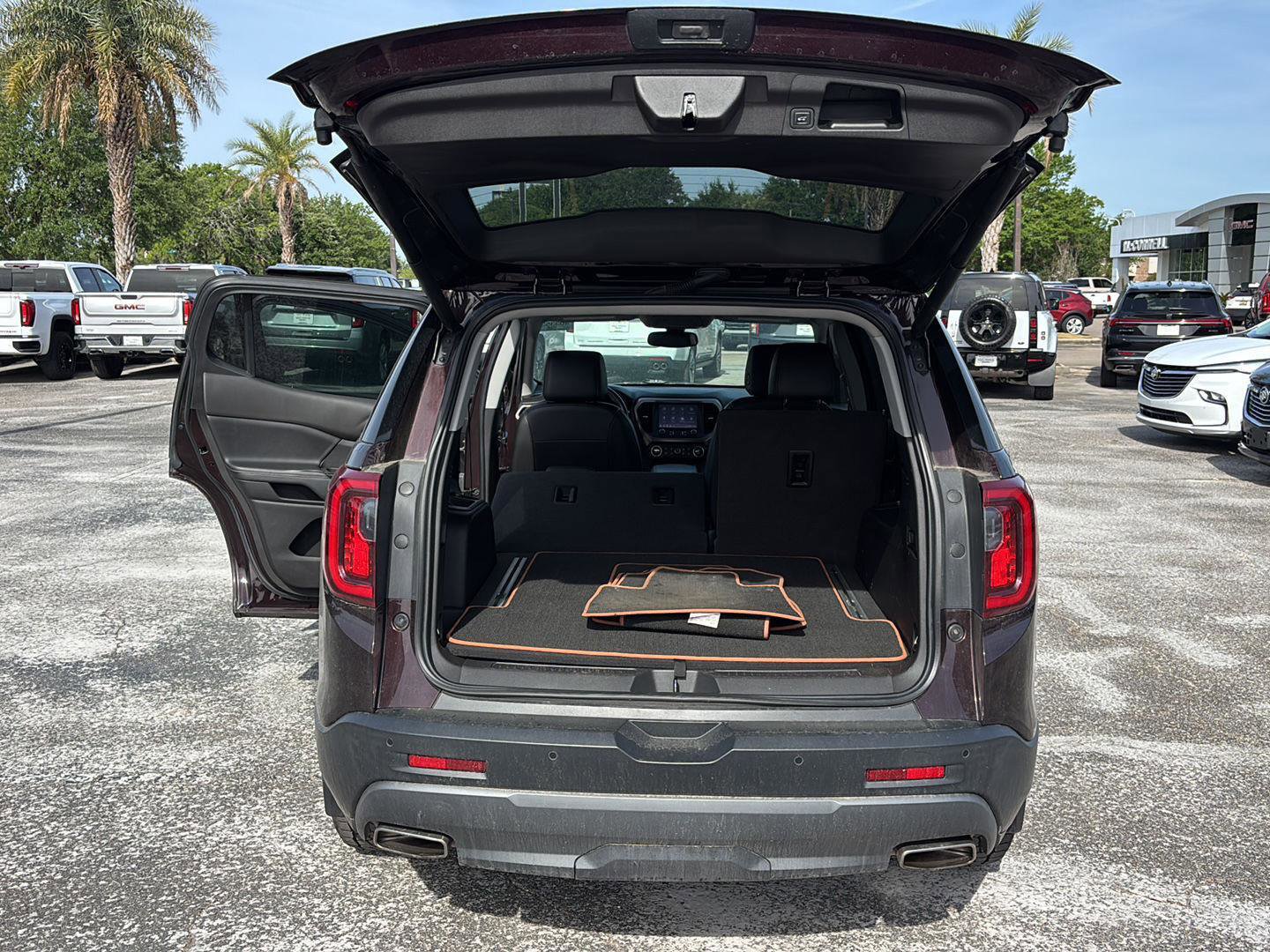 Used 2020 GMC Acadia AT4 w/ LPO, Roadside Safety Package image 16