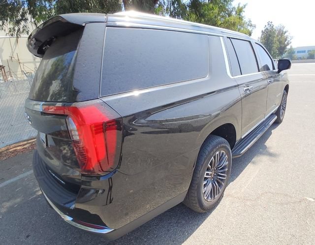 Used 2025 GMC Yukon XL Elevation AWD/4WD image 4
