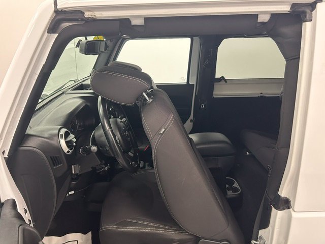 Used 2014 Jeep Wrangler Sahara w/ Dual Top Group AWD/4WD image 22