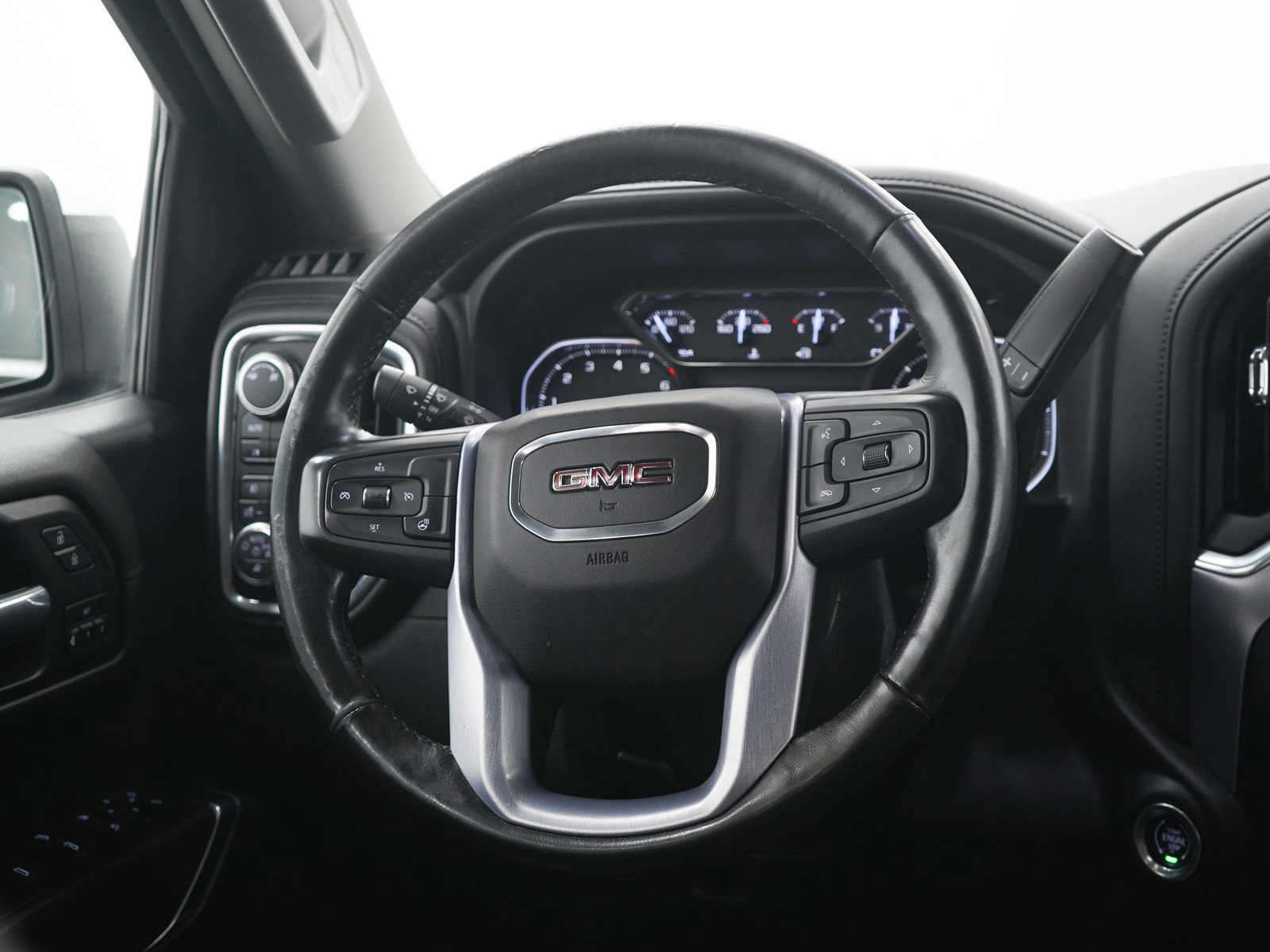 Used 2019 GMC Sierra 1500 SLT w/ Driver Alert Package I AWD/4WD image 17