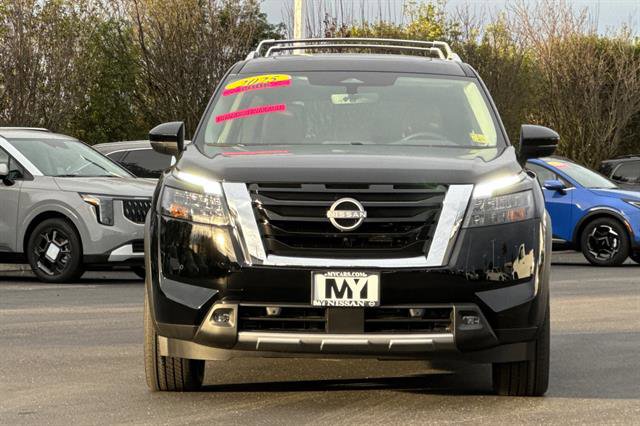 New 2025 Nissan Pathfinder Platinum w/ Cargo Package image 9