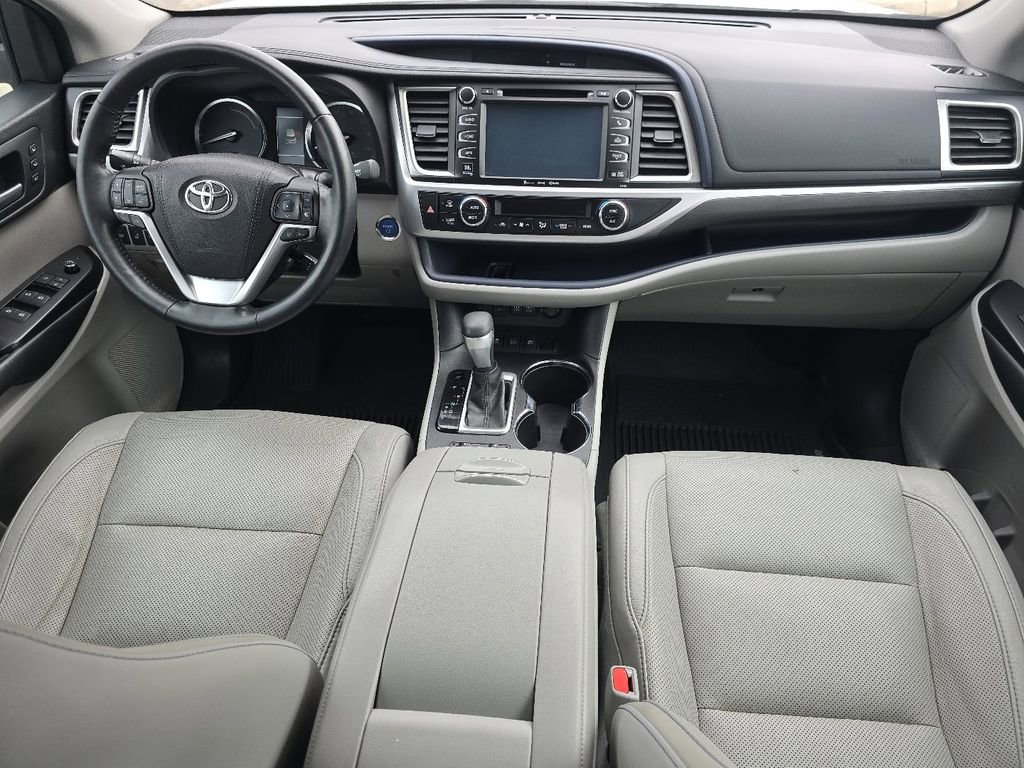 Used 2017 Toyota Highlander Limited image 23