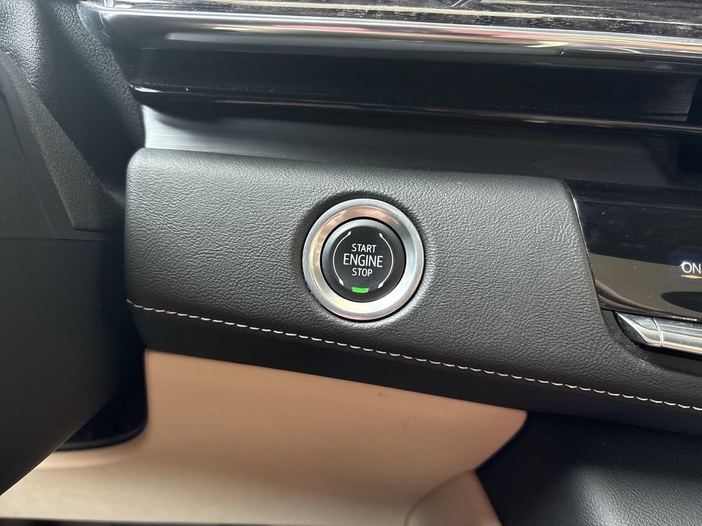 Certified 2023 Cadillac Escalade Premium Luxury w/ Performance Package AWD/4WD image 17