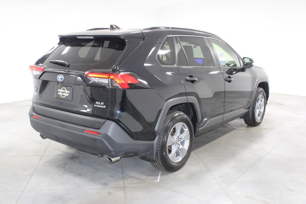 Used 2023 Toyota RAV4 XLE w/ Convenience Package image 9