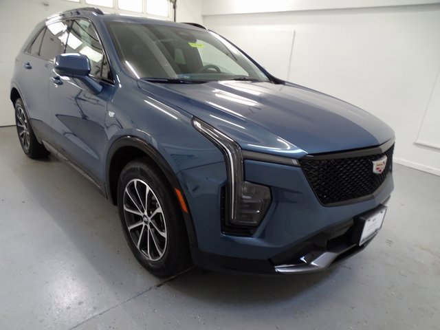 Certified 2025 Cadillac XT4 Sport w/ Technology Package