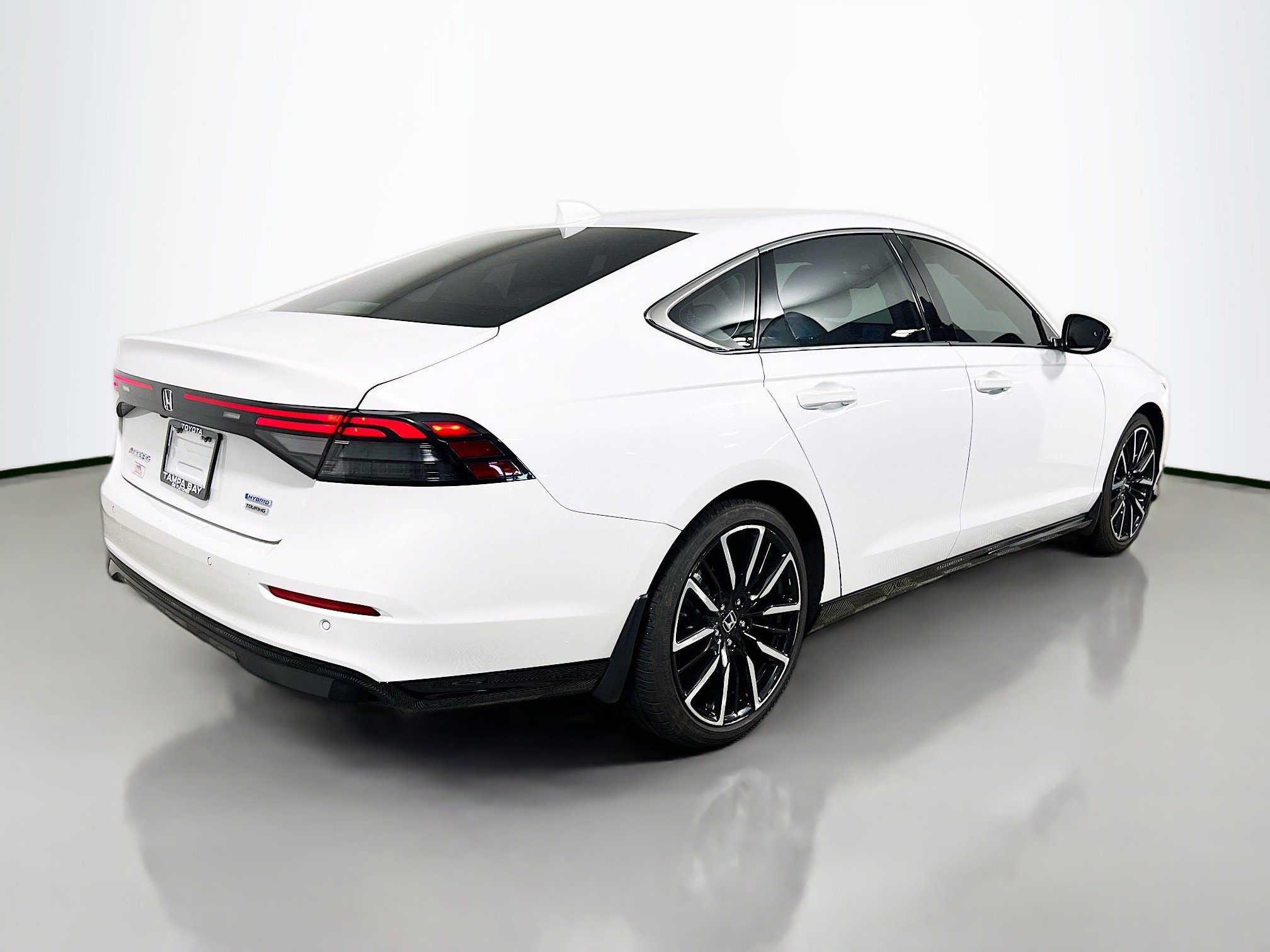 Used 2023 Honda Accord Touring image 4