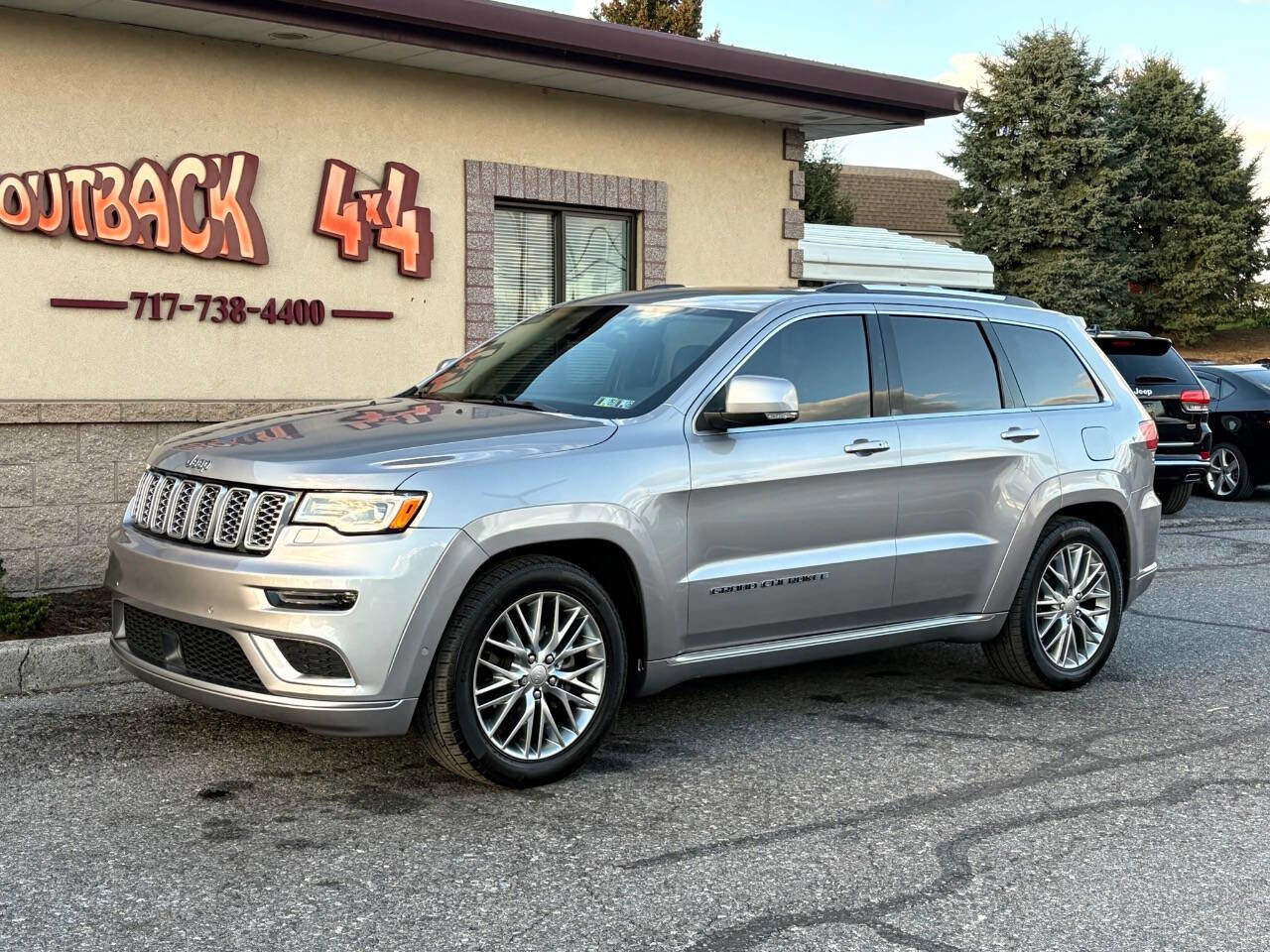 Used 2018 Jeep Grand Cherokee Summit w/ Platinum Series Group image 4