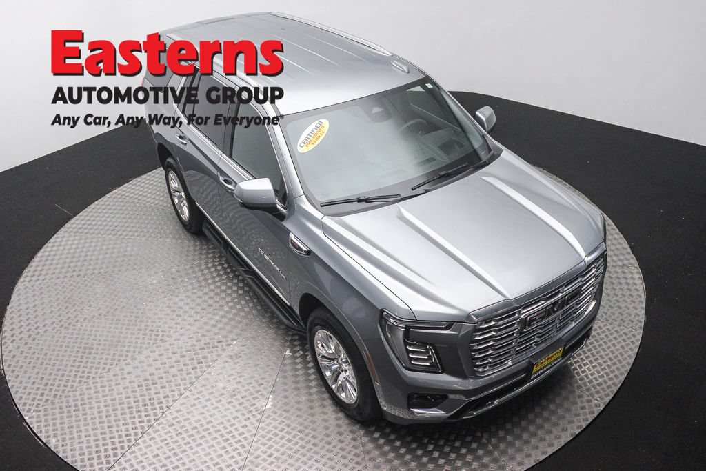 Used 2025 GMC Yukon Denali AWD/4WD image 3