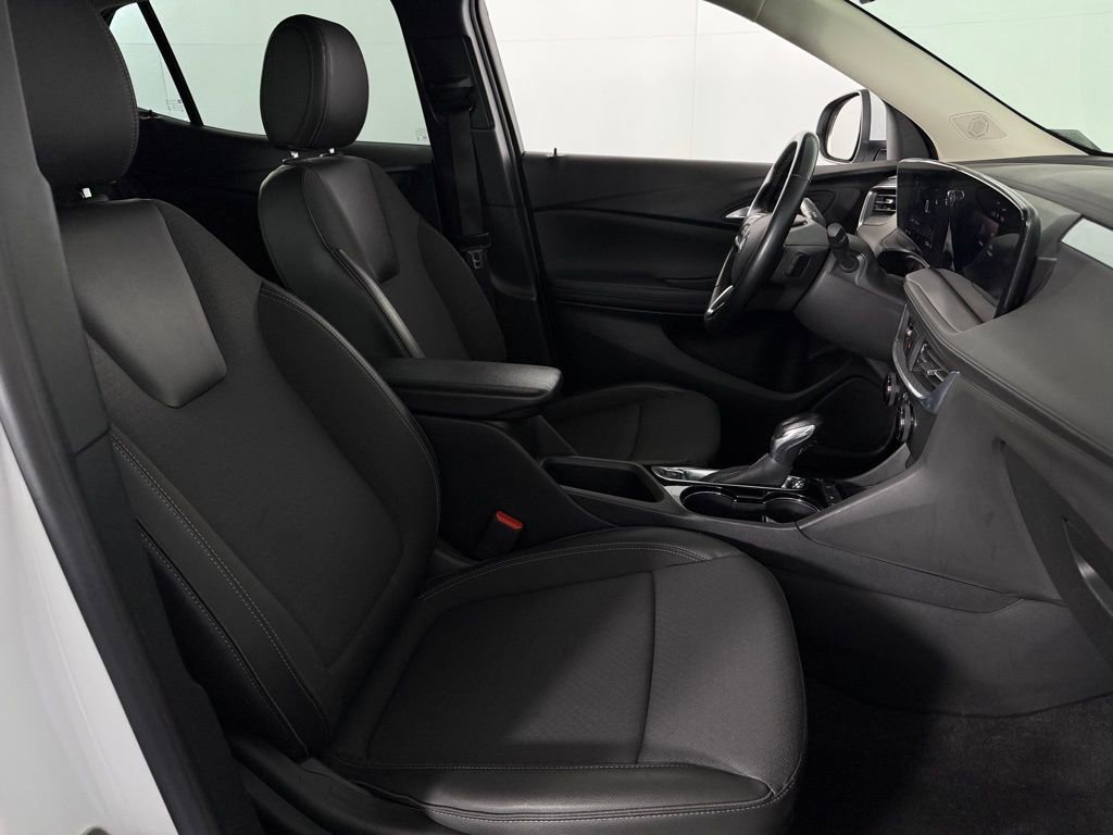 Used 2024 Buick Encore GX Preferred image 31