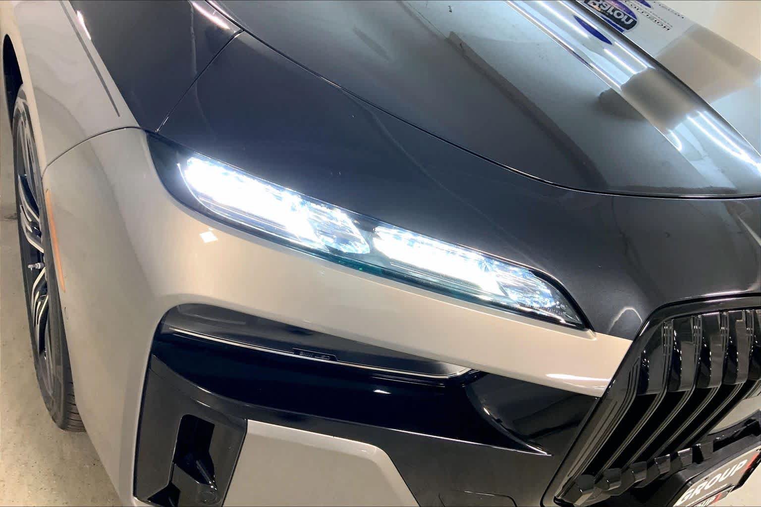 Used 2023 BMW 760i xDrive AWD/4WD image 28