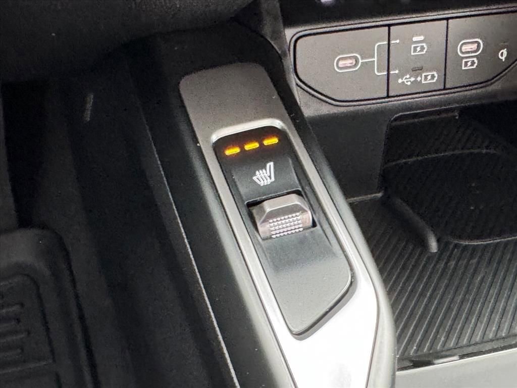 Certified 2025 Kia Sorento S w/ Panoramic Sunroof Package image 20