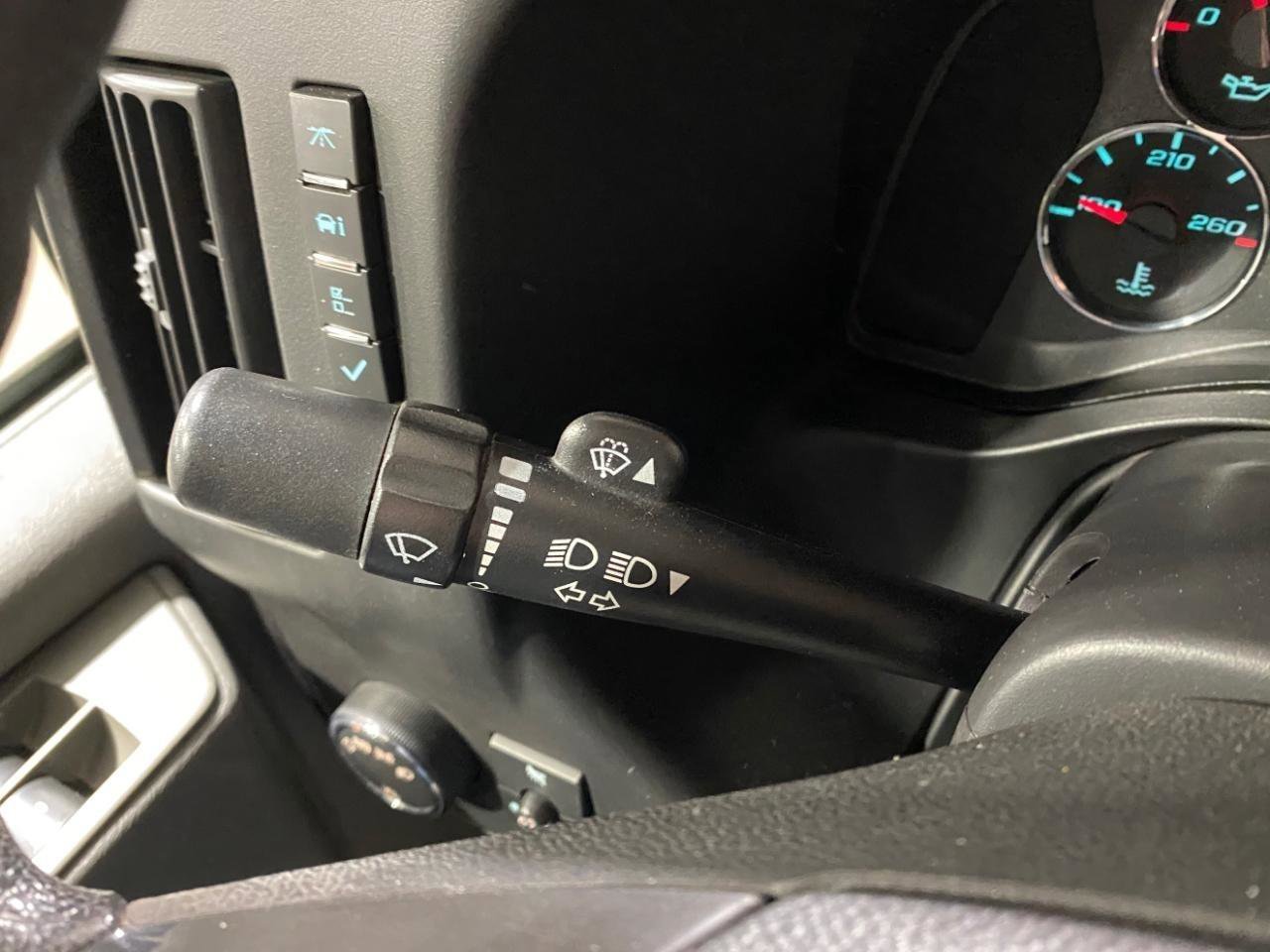 Used 2008 Chevrolet Express 3500 3500 Cargo w/ Chrome Appearance Package image 11