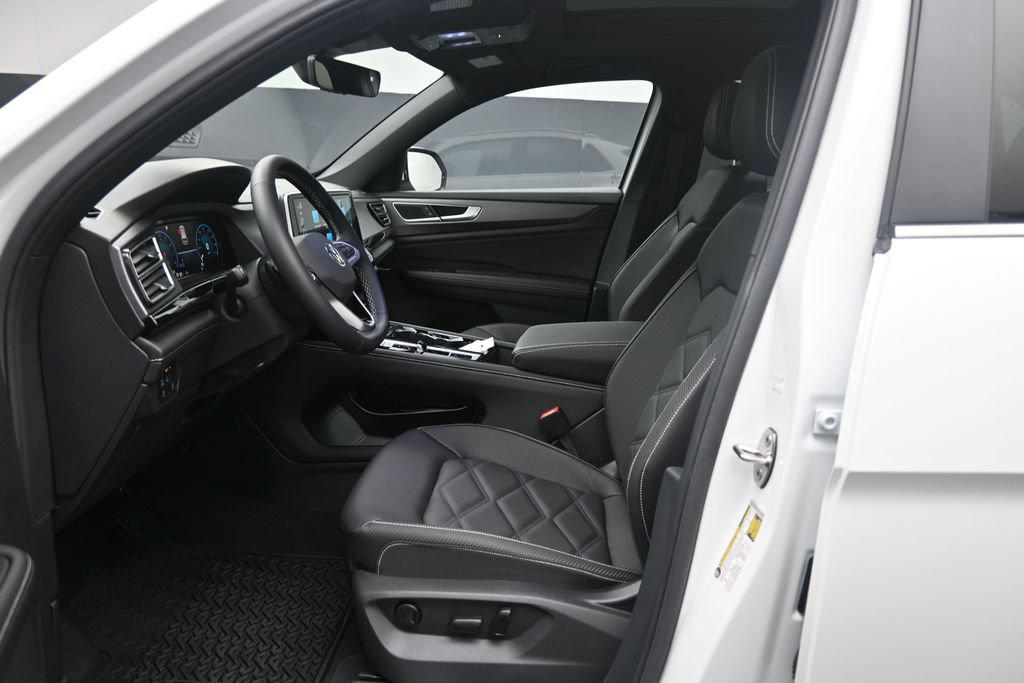 New 2026 Volkswagen Atlas Cross Sport SE FWD image 16