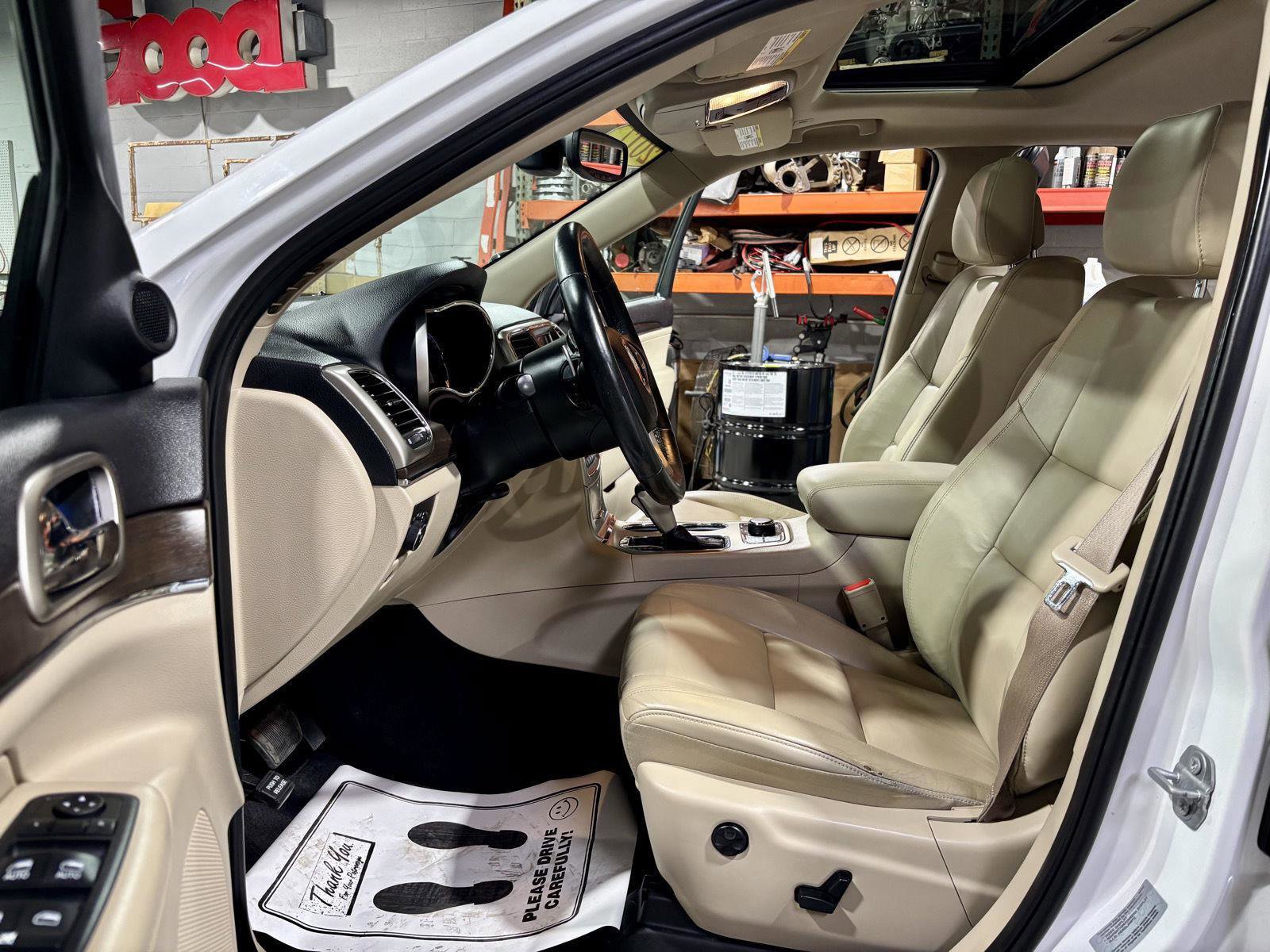 Used 2017 Jeep Grand Cherokee Limited image 2