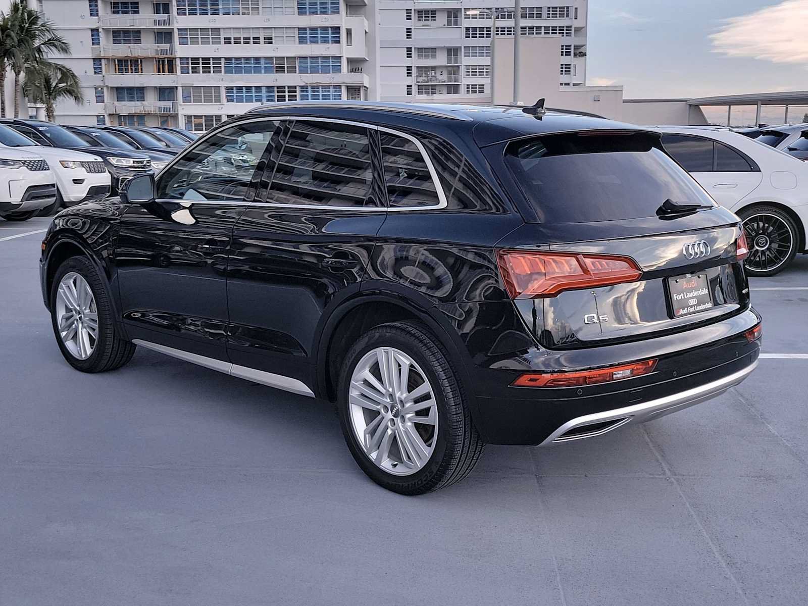 Used 2020 Audi Q5 2.0T Premium Plus w/ Premium Plus Package AWD/4WD image 4
