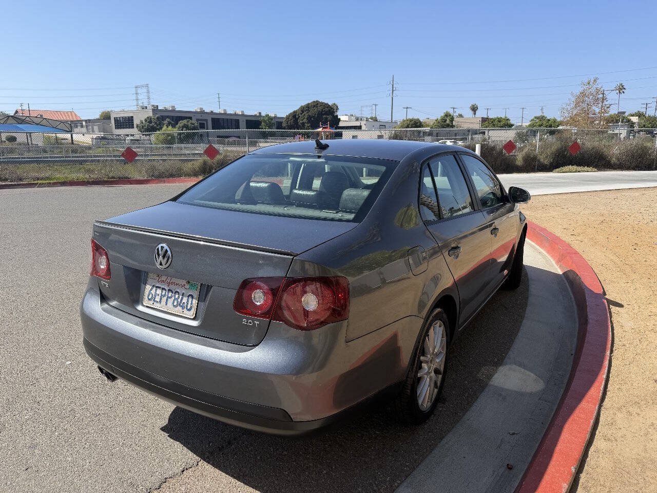 Used 2008 Volkswagen Jetta Wolfsburg Edition FWD image 3