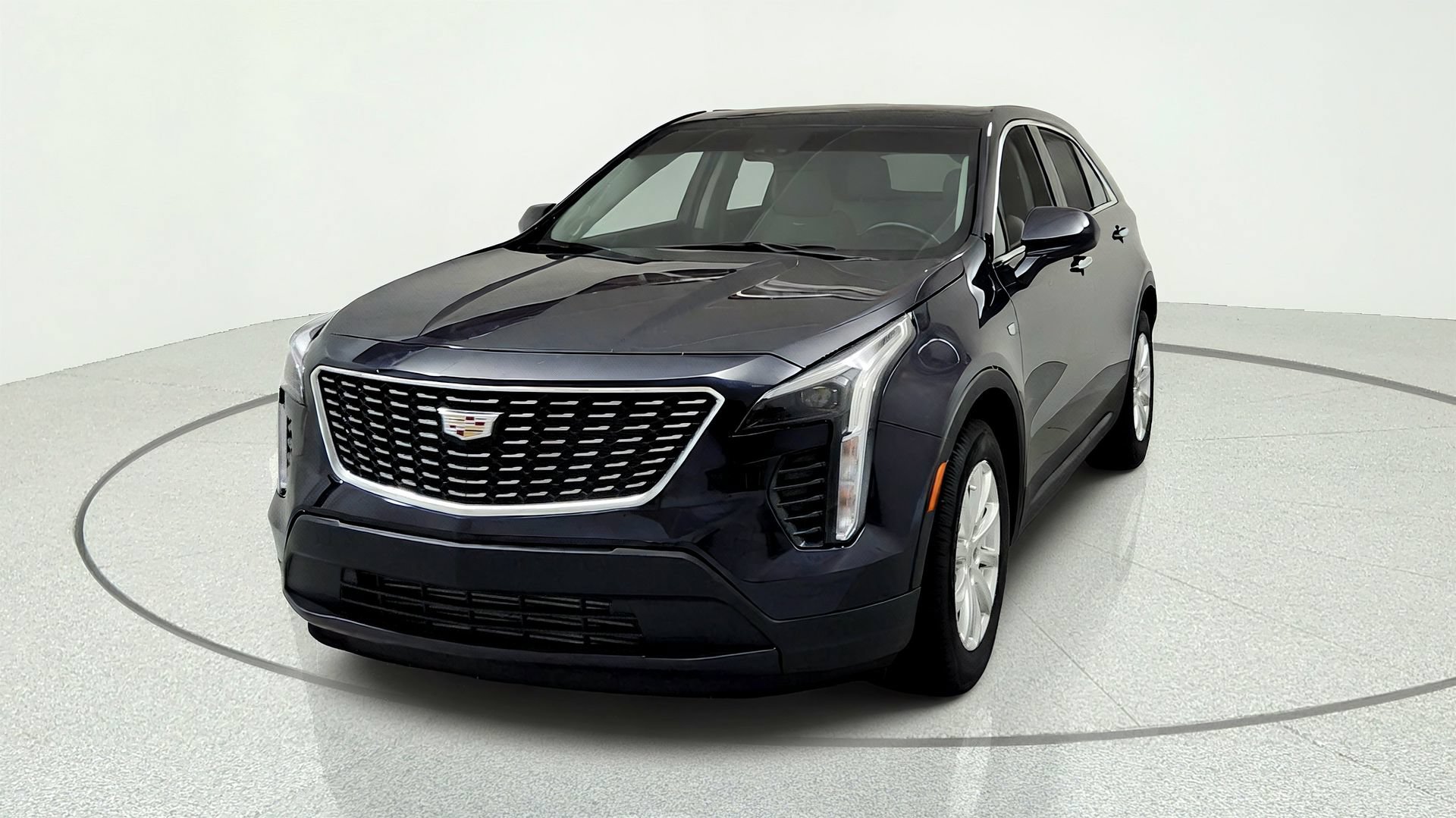 Certified 2023 Cadillac XT4 Luxury w/ Cold Weather Package FWD image 8