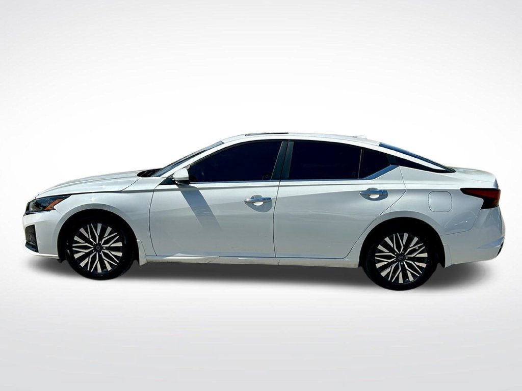 Certified 2024 Nissan Altima 2.5 SV w/ SV Premium Package FWD image 9