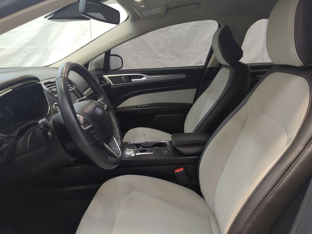 Used 2020 Ford Fusion SE w/ Equipment Group 151A image 17