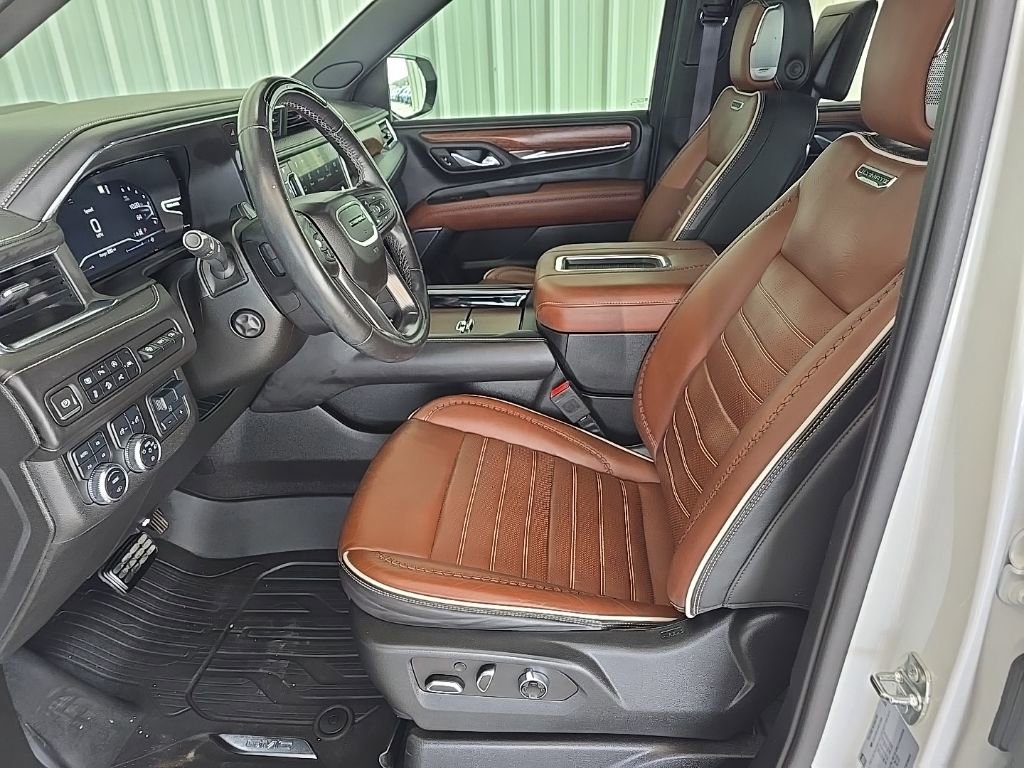 Used 2023 GMC Yukon XL Denali Ultimate w/ LPO, Floor Liner Package image 11