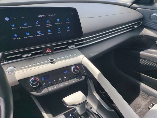 Certified 2023 Hyundai Elantra Limited FWD image 11