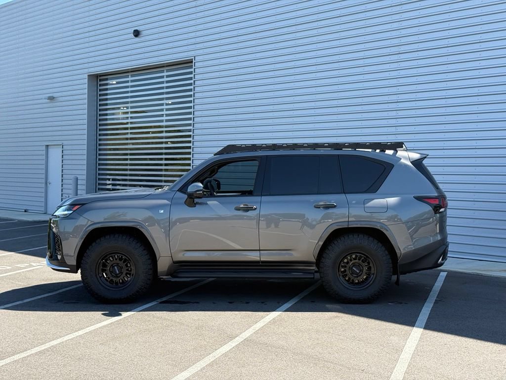 Used 2025 Lexus LX 600 F Sport w/ Accessory Package (2T) AWD/4WD image 12