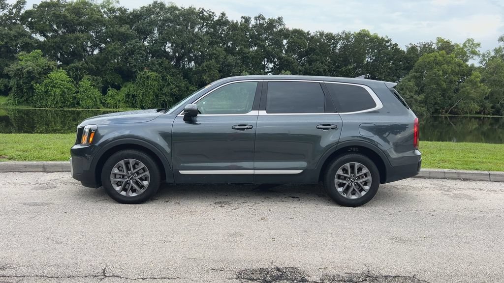Used 2024 Kia Telluride LX FWD image 5