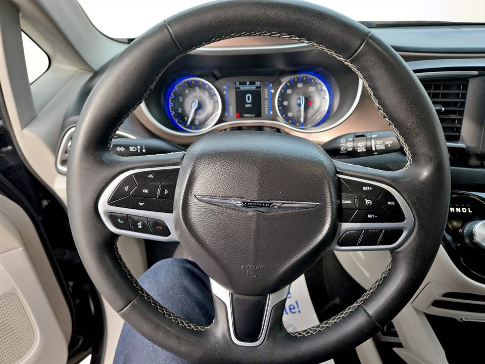 Used 2023 Chrysler Voyager LX image 14