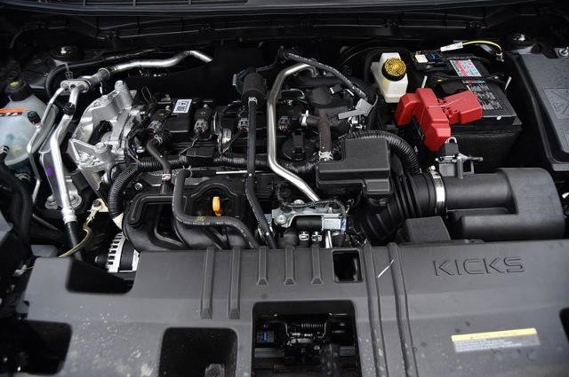 New 2025 Nissan Kicks SR image 29