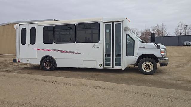 Used 2013 Ford E-450 and Econoline 450 Super Duty w/ Shuttle Bus Prep Pkg RWD image 6