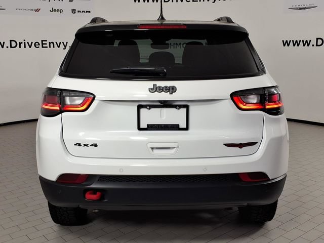 Used 2025 Jeep Compass Trailhawk w/ Trailhawk Elite Group AWD/4WD image 5