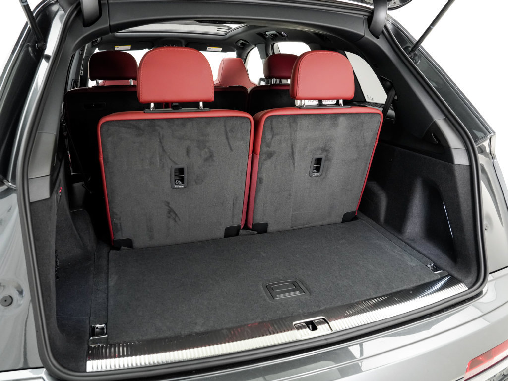 New 2026 Audi SQ7 Prestige AWD/4WD image 31