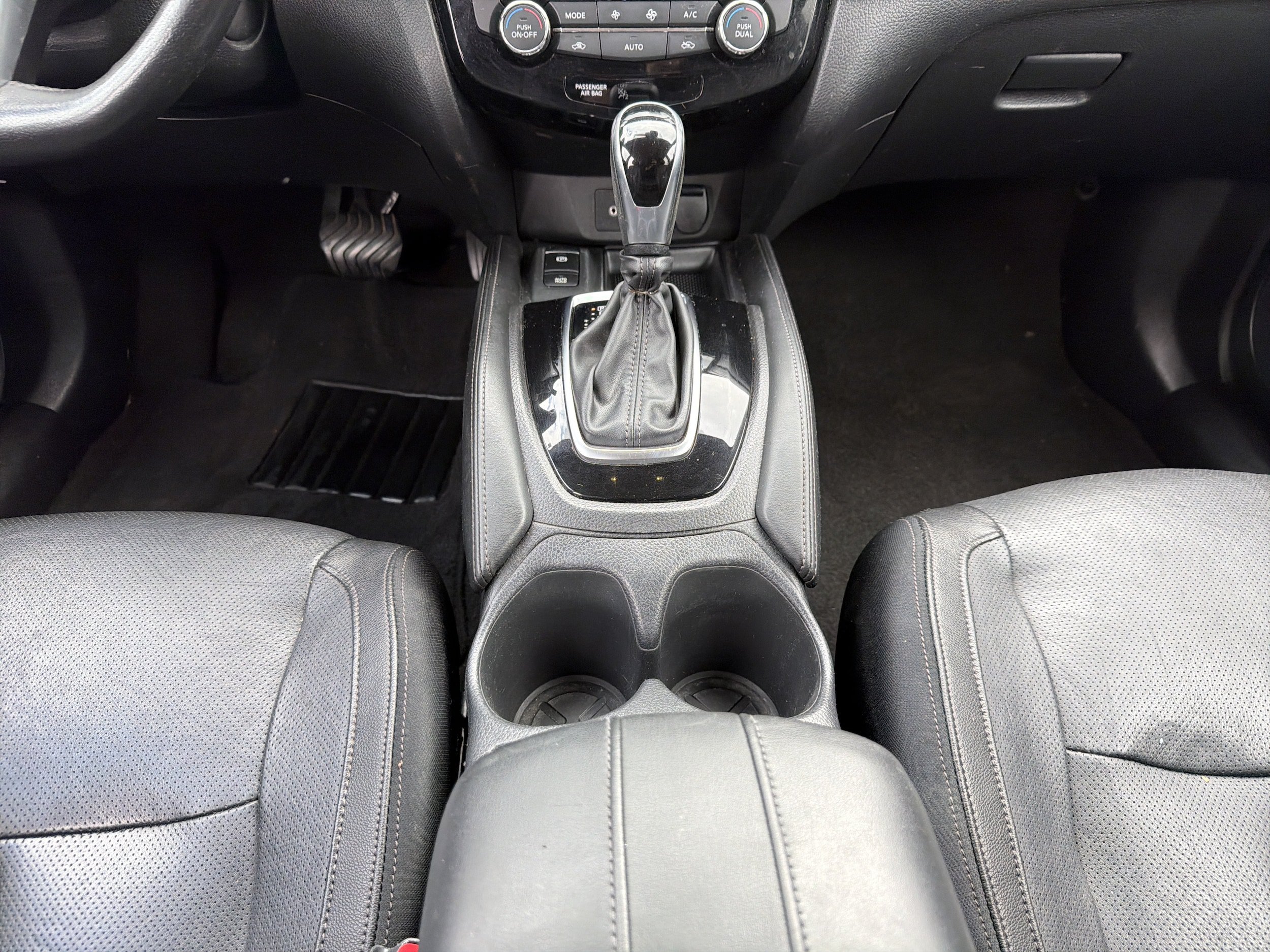 Used 2019 Nissan Rogue SL FWD image 4