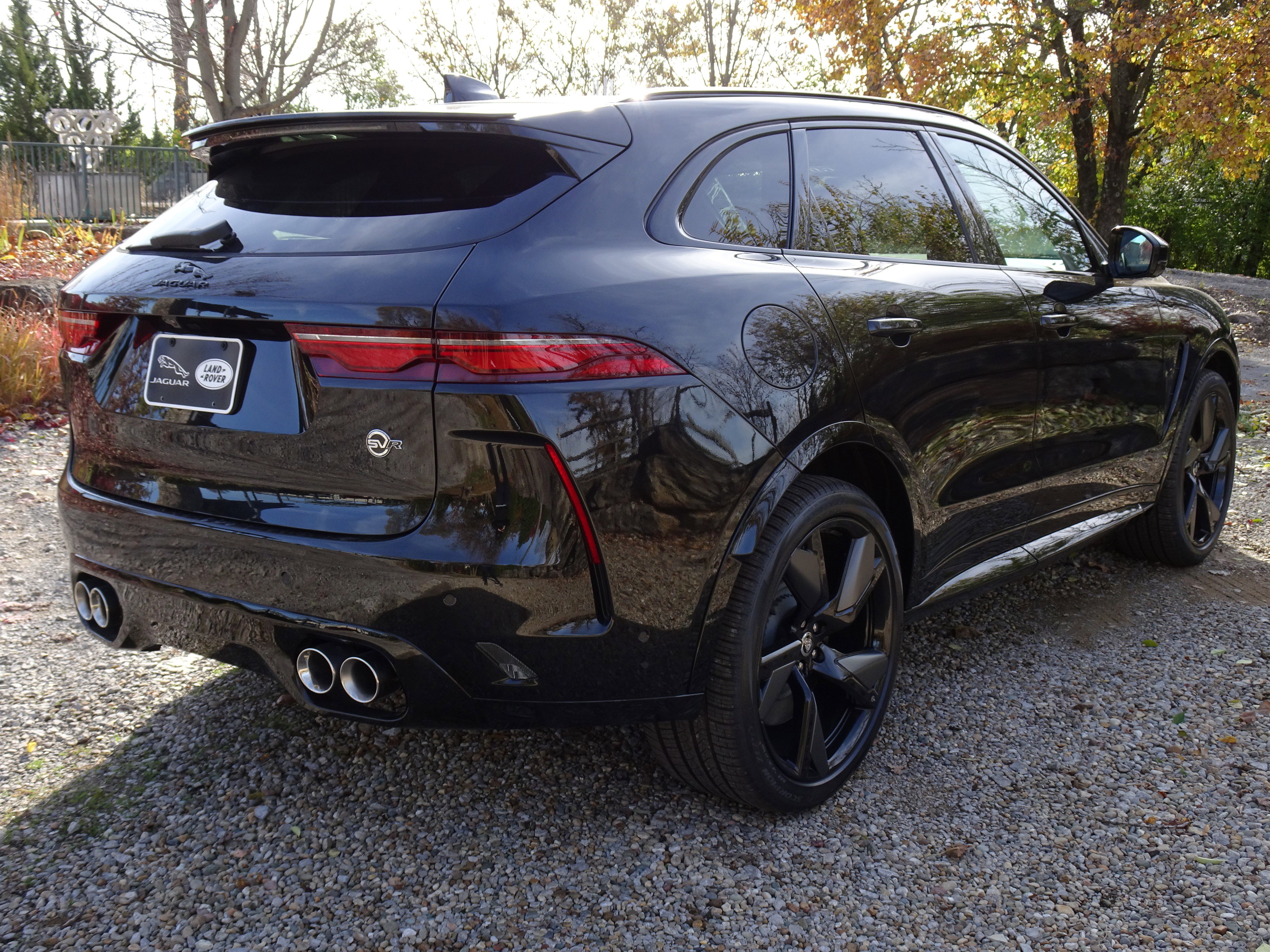 New 2026 Jaguar F-PACE SVR 575 Edition image 11