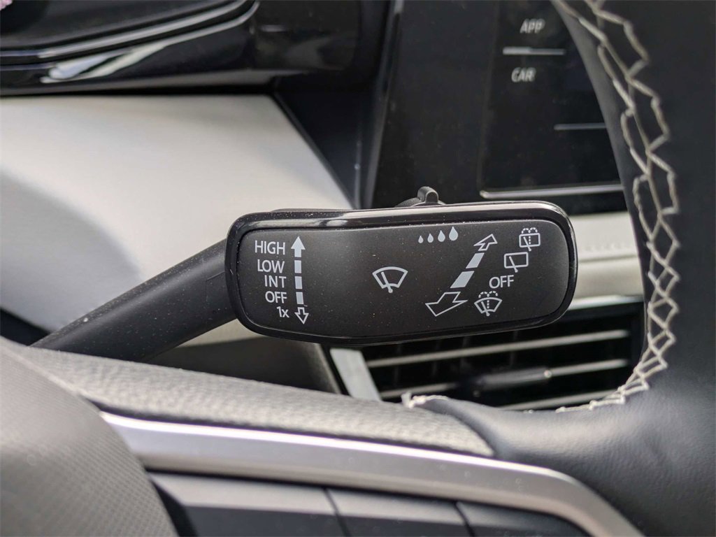 Used 2025 Volkswagen Taos S image 36