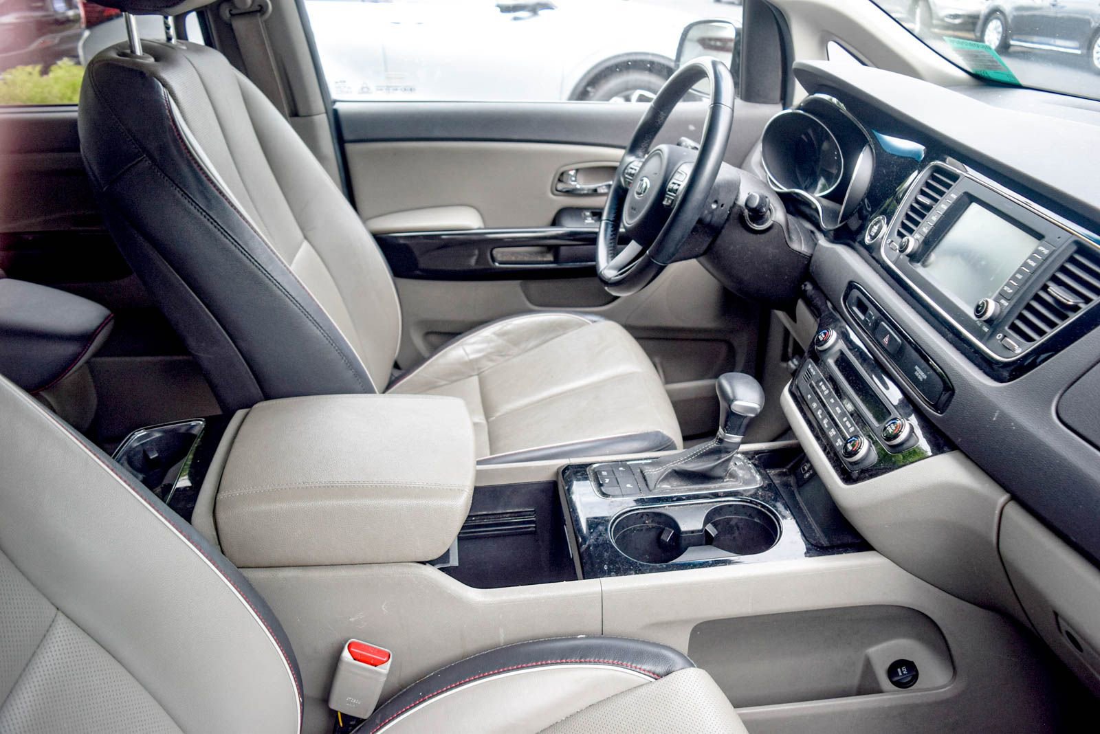 Used 2017 Kia Sedona EX FWD image 8