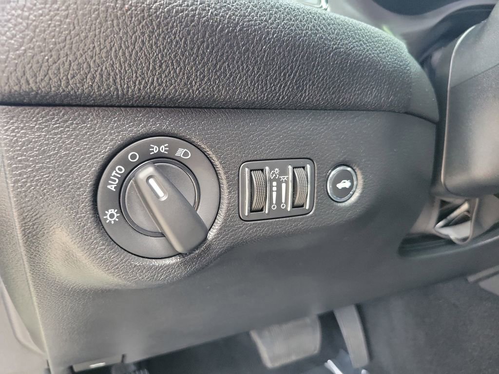Used 2022 Dodge Challenger SRT Hellcat RWD image 22