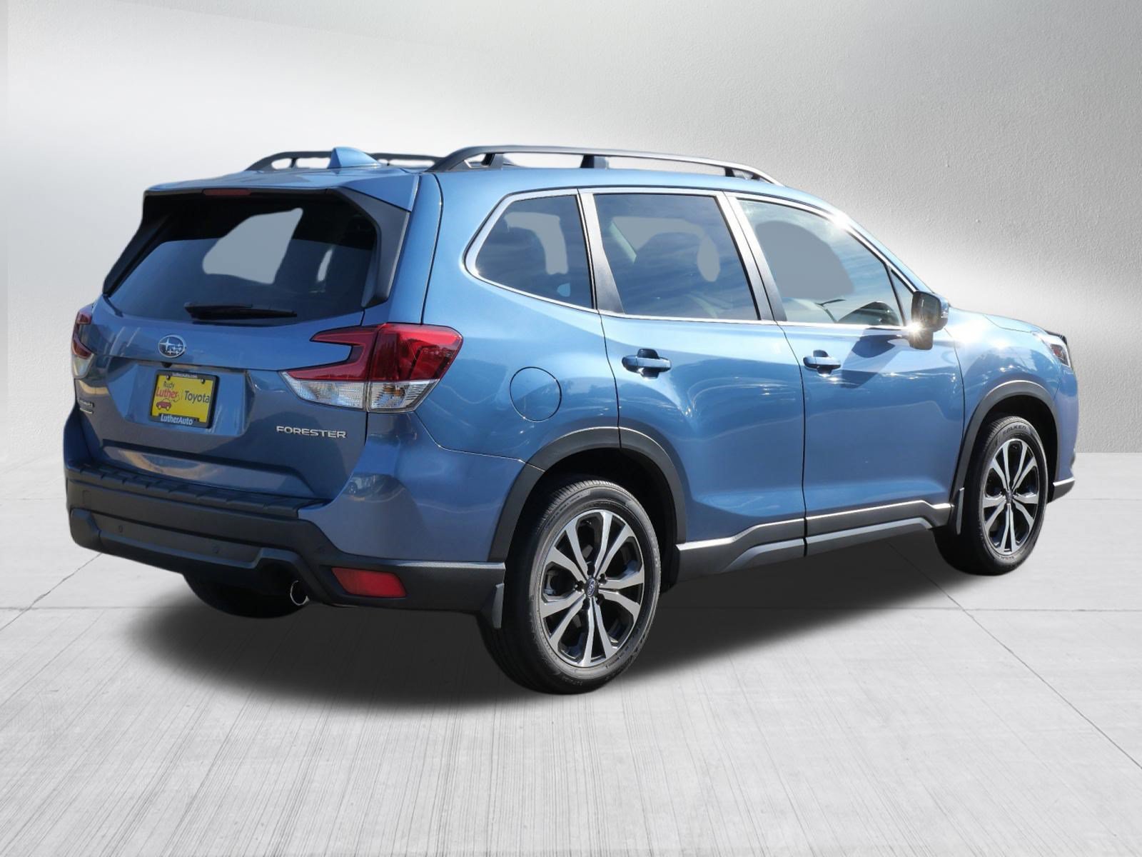Used 2023 Subaru Forester Limited AWD/4WD image 8