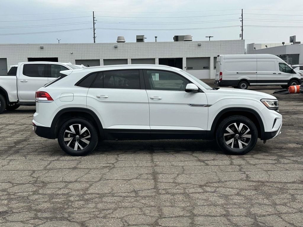 Certified 2023 Volkswagen Atlas Cross Sport SE image 6