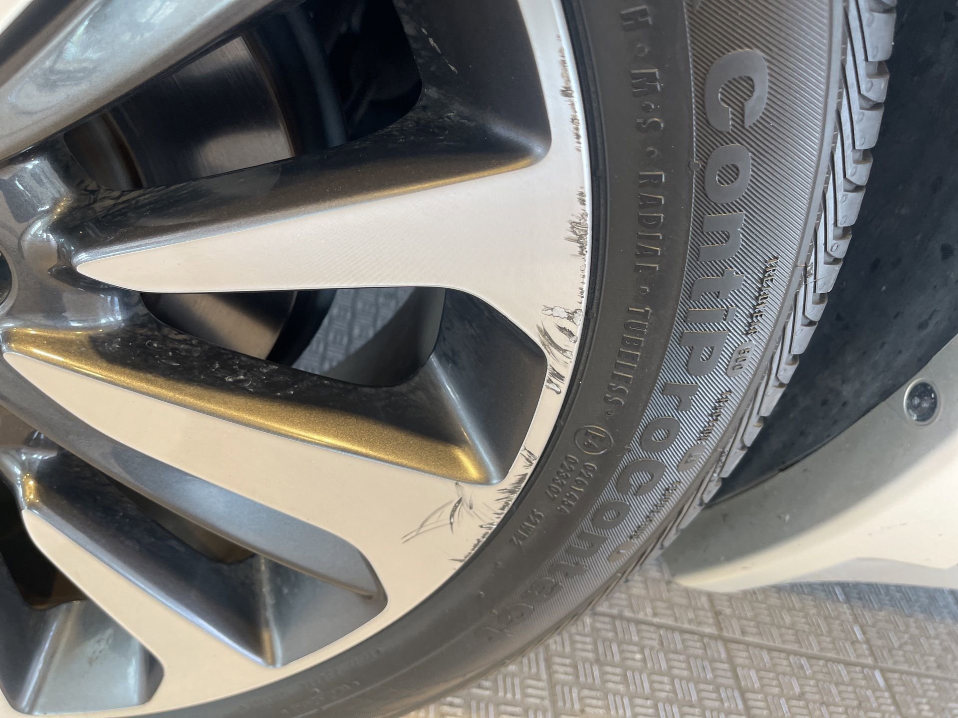 Used 2017 Buick Encore Essence image 21