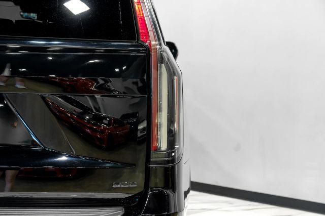 Used 2022 Cadillac Escalade ESV Sport Platinum w/ Heavy-Duty Trailer Package AWD/4WD image 79