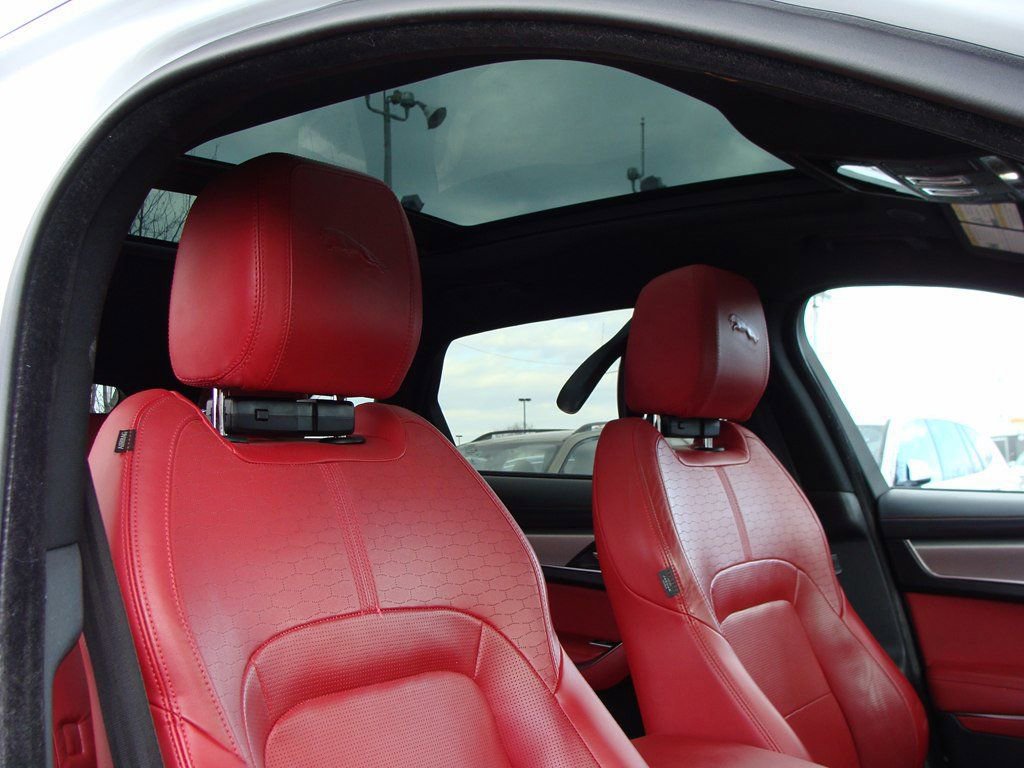 Used 2021 Jaguar F-PACE R-Dynamic S image 12