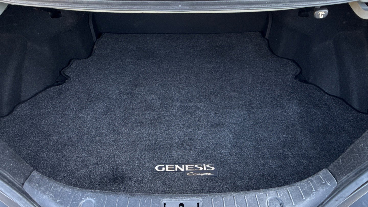 Used 2010 Hyundai Genesis 2.0T RWD image 9