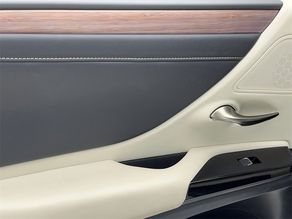Used 2024 Lexus ES 350 w/ Premium Package image 40