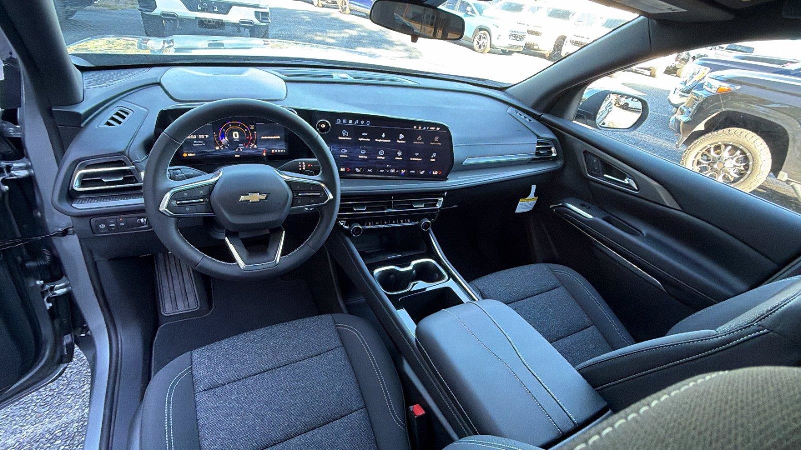New 2027 Chevrolet Traverse LT FWD image 21