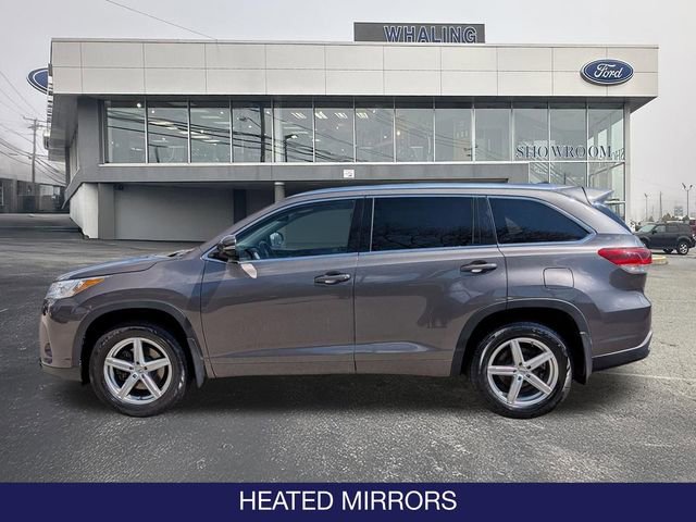Used 2017 Toyota Highlander XLE AWD/4WD image 3