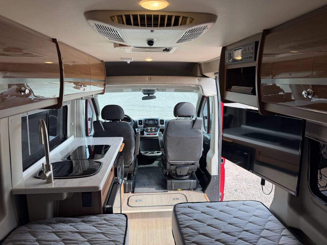 Used 2015 RAM ProMaster 3500 w/ Premium Appearance Group FWD image 22