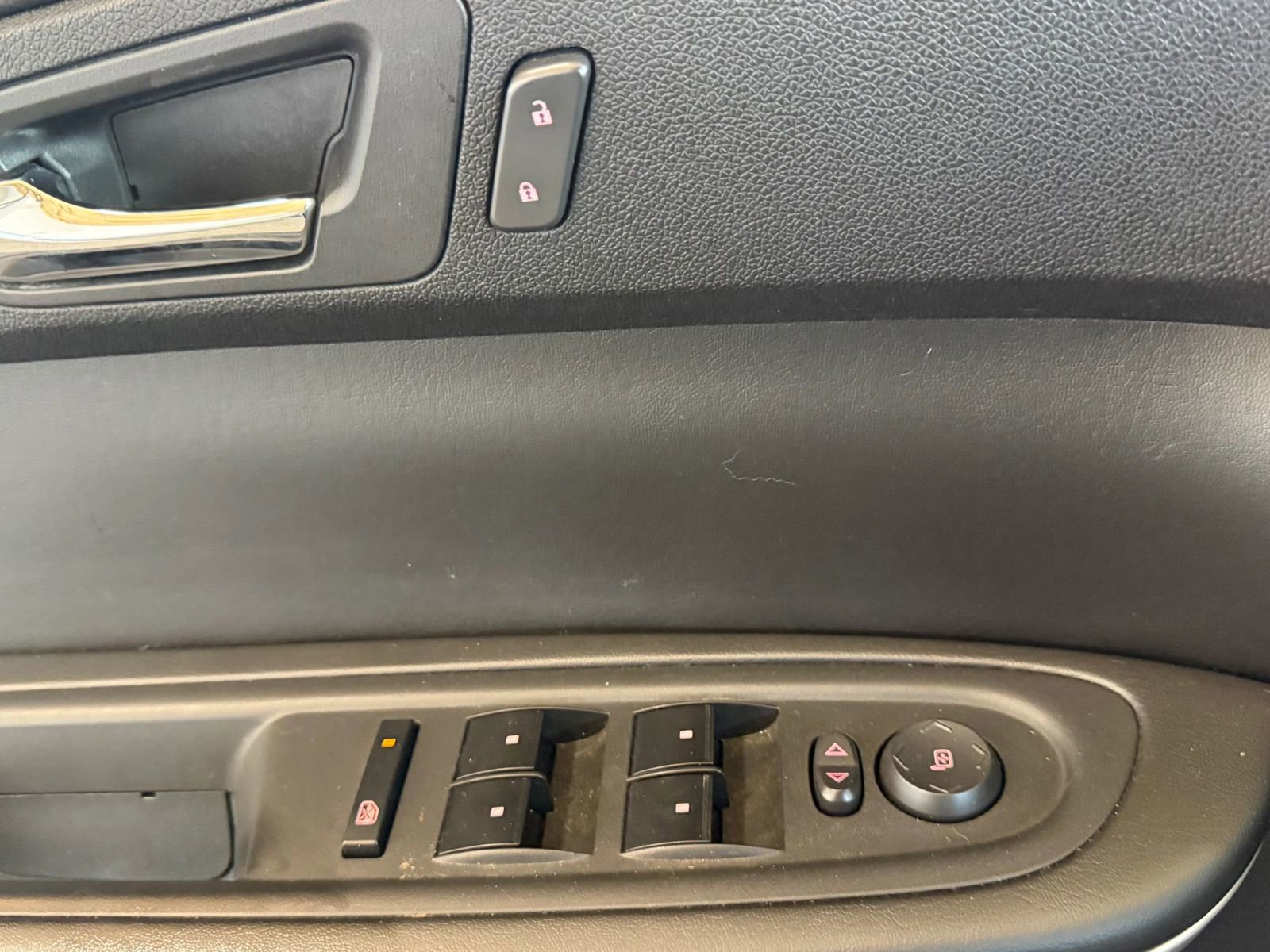 Used 2012 GMC Acadia SLT FWD image 26